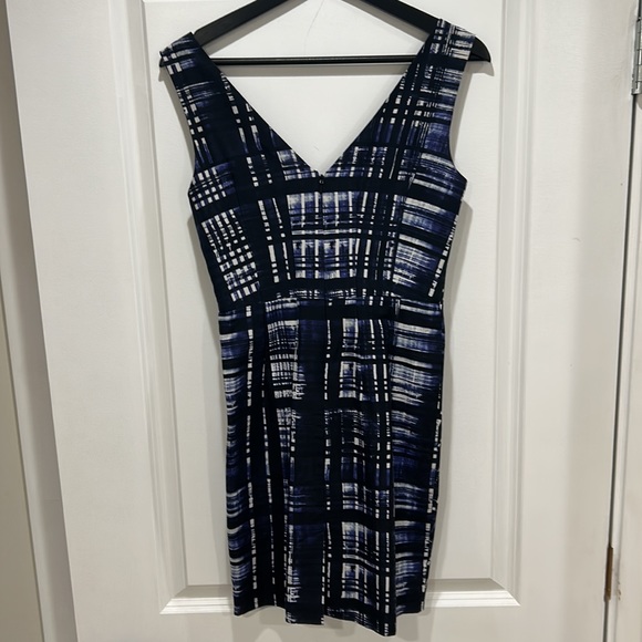Banana Republic silk dress - Picture 7 of 9